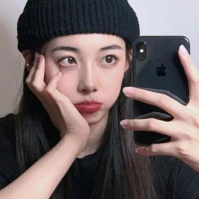 在他的阴影下